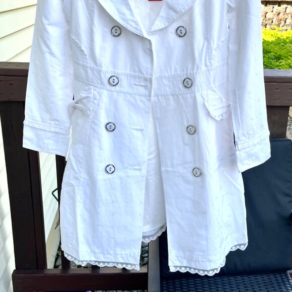 White Lace Trim Cotton Trench Coat - a. YiLian 阿依莲 Lolita Style - Picture 3 of 8